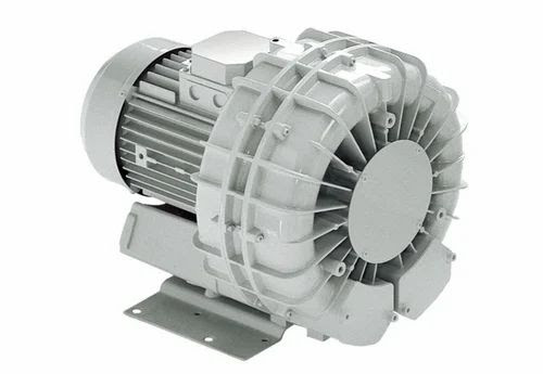 بلوور چیست؟ در پاسخ به این سوال باید گفت بلوور (Blower)، به معنی دمنده، یکی از قطعات مهم و اساسی در سیستم‌های تهویه مطبوع مانند داکت